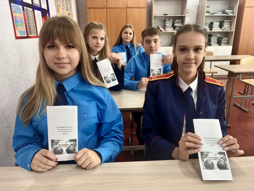 В Ясеновской школе № 2 им. Д. В. Лазутина» прошёл информационный час «Нет терроризму»! В Ясеновской школе № 2 им. Д. В. Лазутина» прошёл информационный час «Нет терроризму»!