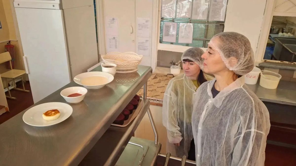 В Лутугинской школе №1 прошёл родительский контроль питания В Лутугинской школе №1 прошёл родительский контроль питания