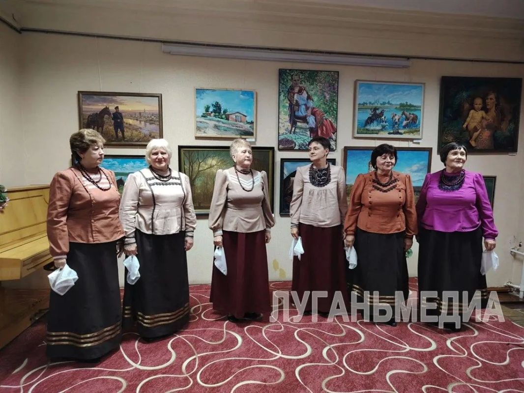 В Стаханове открылась выставка «Русский мир: история казачья» В Стаханове открылась выставка «Русский мир: история казачья»