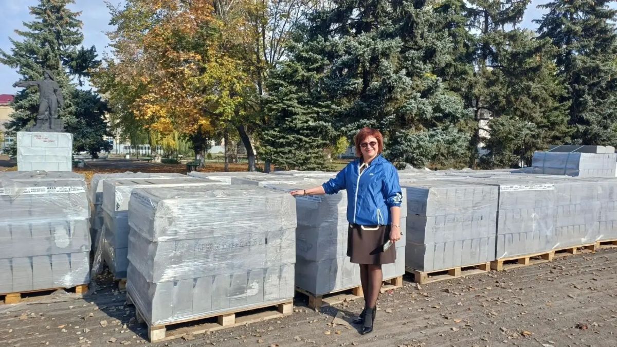 В поселке Дубовский Антрацитовского м.о. продолжается капитальный ремонт дорог по Народной программе «Единой России» В поселке Дубовский Антрацитовского м.о. продолжается капитальный ремонт дорог по Народной программе «Единой России»