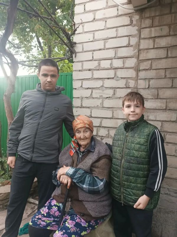 В Ровеньках помогают ветеранам труда В Ровеньках помогают ветеранам труда