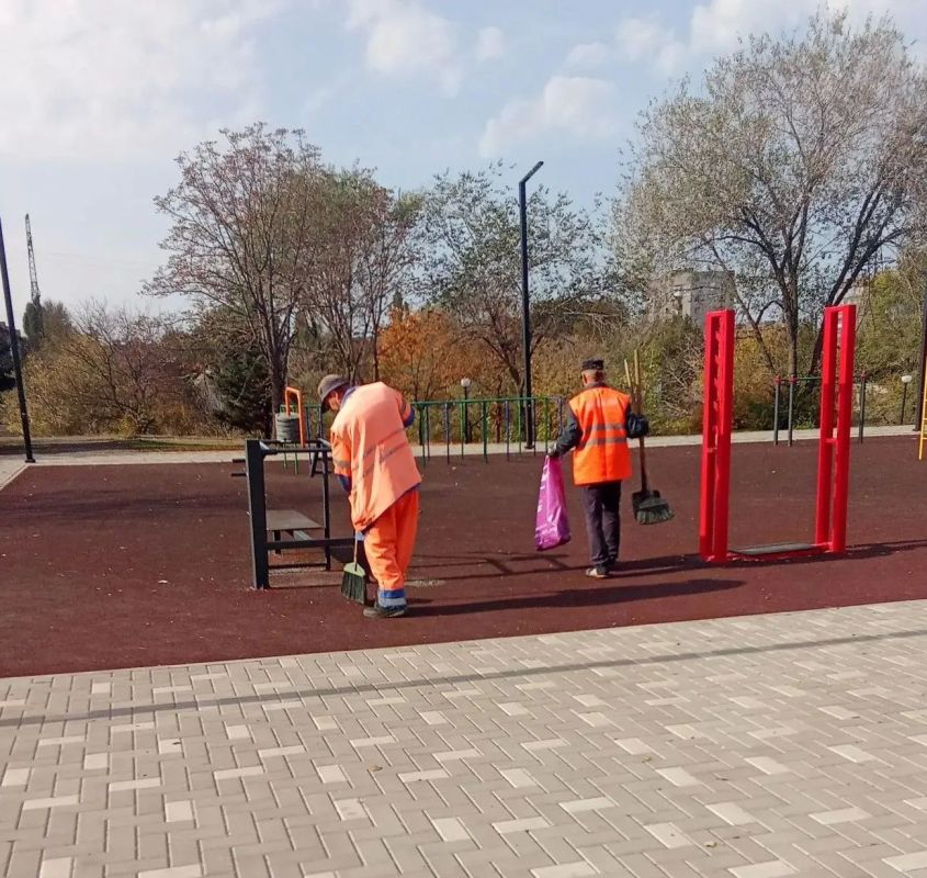 Коммунальными службами проведены работы на территории города Коммунальными службами проведены работы на территории города