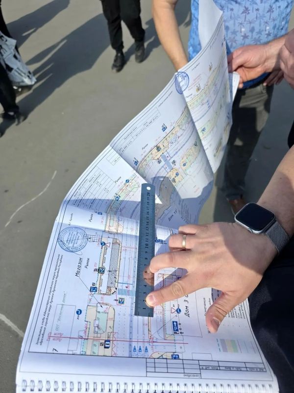Дорожный надзор и дорожники проверили улицу Будённого в Луганске