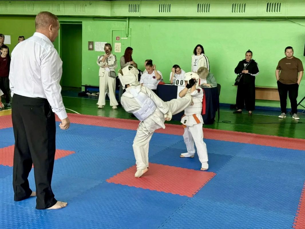 В Красном Луче прошли Чемпионат и Первенство ЛНР по киокушин! В Красном Луче прошли Чемпионат и Первенство ЛНР по киокушин!