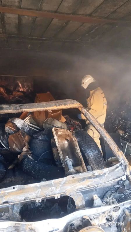 В Юбилейном ликвидировали пожар в гаражном кооперативе В Юбилейном ликвидировали пожар в гаражном кооперативе
