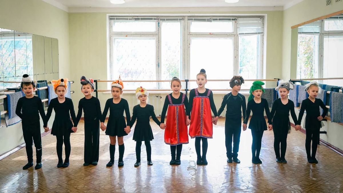 В МБУ ДО «РДШИ» на отделе хореографического искусства преподавателем Головенко Р. В. был проведён открытый урок по предмету «Ритмика» (концертмейстер Ерофеева В. С.) В МБУ ДО «РДШИ» на отделе хореографического искусства преподавателем Головенко Р. В. был проведён открытый урок по предмету «Ритмика» (концертмейстер Ерофеева В. С.)