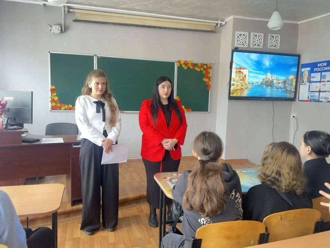 В ГБОУ ЛНР «Новосветловский учебно-воспитательный комплекс» и ГБОУ ЛНР «Молодогвардейская средняя школа №10 имени Героя Советского Союза Л.Г. Шевцовой» прошли профилактические мероприятия, направленные на повышение правовой... В ГБОУ ЛНР «Новосветловский учебно-воспитательный комплекс» и ГБОУ ЛНР «Молодогвардейская средняя школа №10 имени Героя Советского Союза Л.Г. Шевцовой» прошли профилактические мероприятия, направленные на повышение правовой...