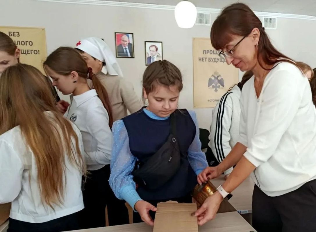 Тепло наших сердец — фронту: в Новоайдаре прошла акция «Окопная свеча» Тепло наших сердец — фронту: в Новоайдаре прошла акция «Окопная свеча»