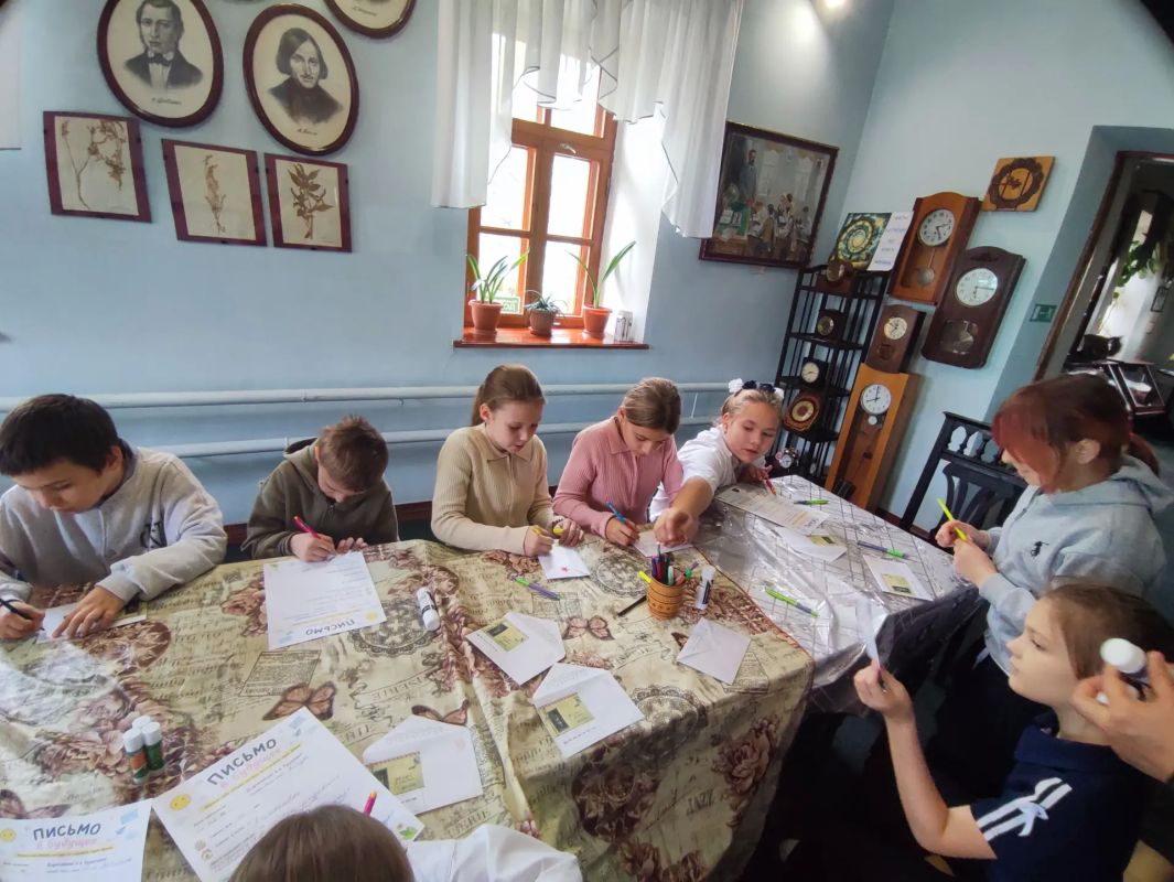 В мемориальном музее Б. Д. Гринченко прошла интерактивная сессия «Я напишу себе письмо» В мемориальном музее Б. Д. Гринченко прошла интерактивная сессия «Я напишу себе письмо»