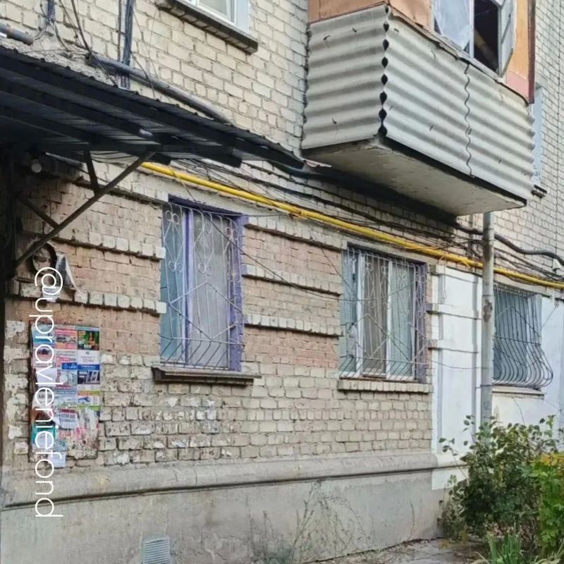 Луганский филиал восстановил опознавательную окраску газопроводов на фасадах МКД в восточной части столицы Луганский филиал восстановил опознавательную окраску газопроводов на фасадах МКД в восточной части столицы