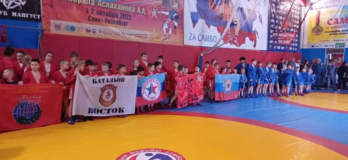 В АЛЧЕВСКЕ ПРОШЛИ СОРЕВНОВАНИЯ ПО САМБО