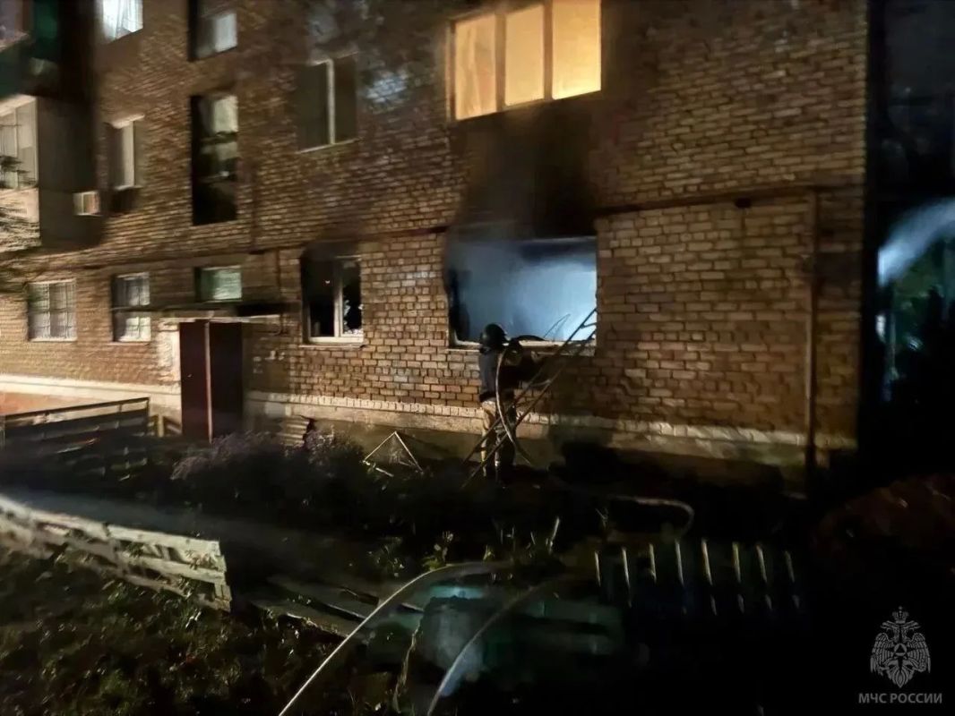 Трое человек пострадали при пожаре в Алчевске Трое человек пострадали при пожаре в Алчевске