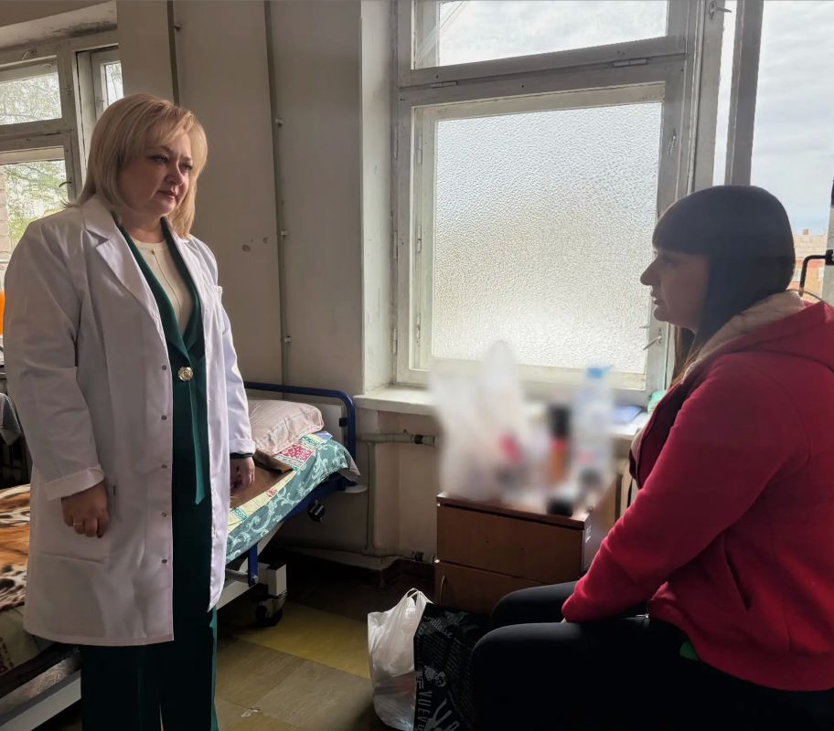 Сегодня рабочий день начала с посещения Алчевской центральной городской многопрофильной больницы, где проходят лечение пострадавшие в результате атаки боевиков ВФУ на рейсовый автобус «Ростов-на-Дону – Стаханов»