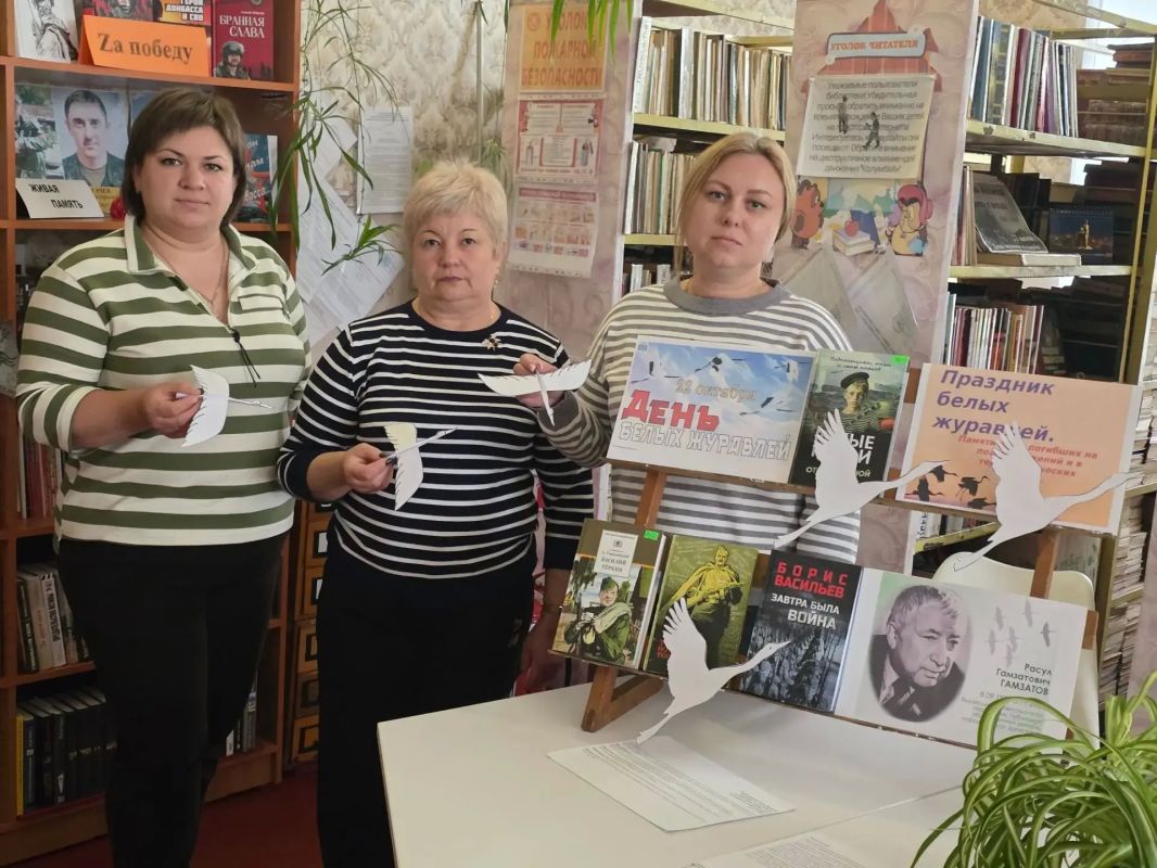 22 октября в библиотеке № 6 с. Малоивановка ко Дню белых журавлей прошел литературный час “Летит, летит по небу клин усталый” 22 октября в библиотеке № 6 с. Малоивановка ко Дню белых журавлей прошел литературный час “Летит, летит по небу клин усталый”