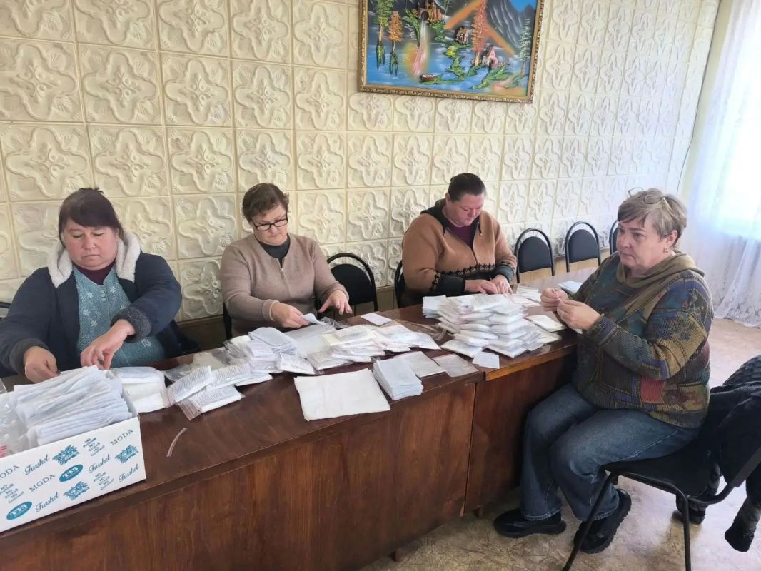 Виктория Сошина: Женские крылья. В селе Рафайловка Антрацитовского муниципального округа состоялась встреча клуба по интересам «Женские крылья» Совета женщин Антрацитовского МО Луганского регионального отделения «Союза...