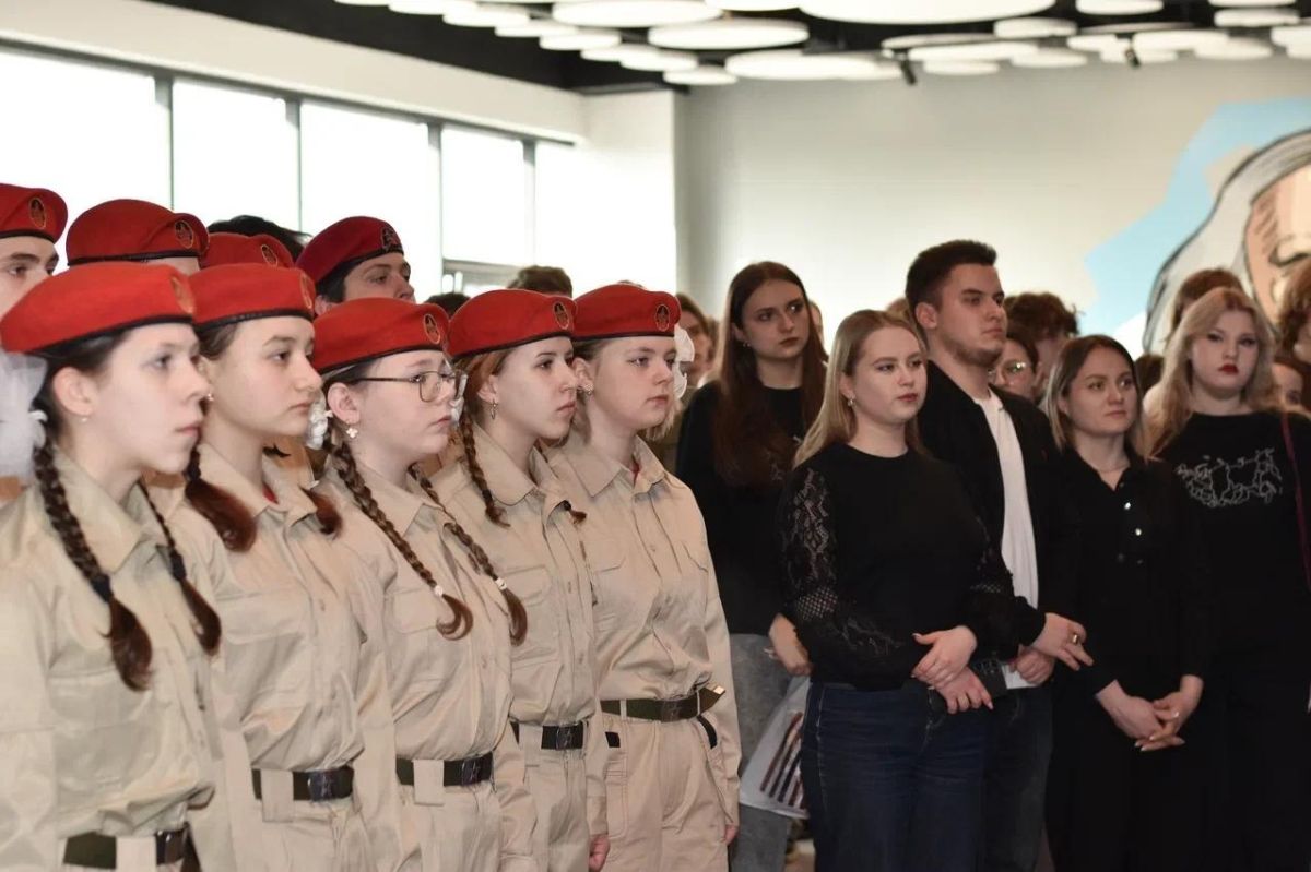 Более 6 тысяч россиян посетили выставку Знание.Герои в Луганске Более 6 тысяч россиян посетили выставку Знание.Герои в Луганске