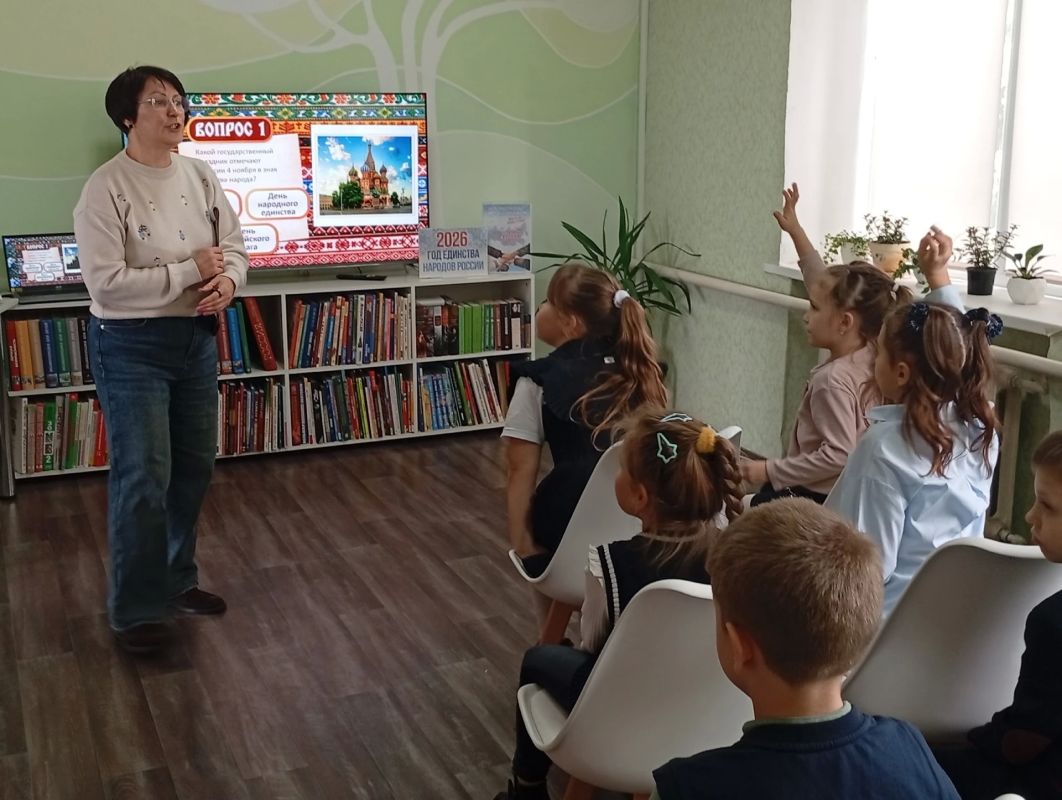 В Лутугинской Районной библиотеке для детей прошло познавательно-игровое мероприятие В Лутугинской Районной библиотеке для детей прошло познавательно-игровое мероприятие