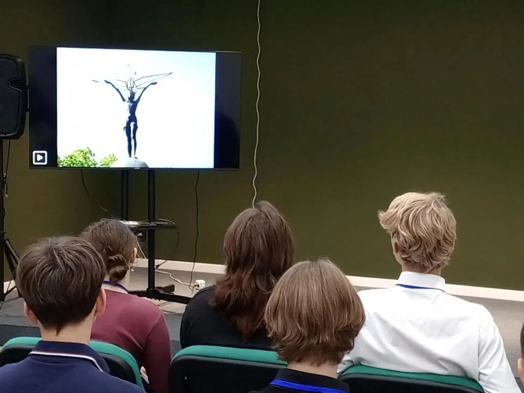 В «Библиопортале» прошёл урок-реквием «Белые журавли: память, что не улетает» В «Библиопортале» прошёл урок-реквием «Белые журавли: память, что не улетает»