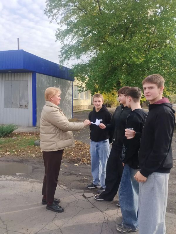 В пгт Михайловка прошла акция «Бумажный журавлик – частица памяти» В пгт Михайловка прошла акция «Бумажный журавлик – частица памяти»