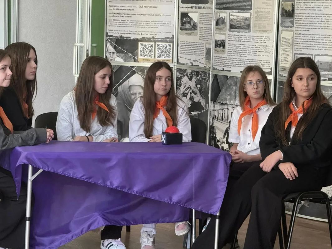 В Перевальском ДК прошел информационный час о героях шахтерского труда В Перевальском ДК прошел информационный час о героях шахтерского труда