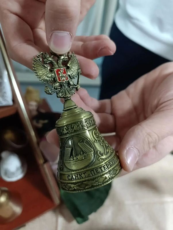 Андрей Рубанцов: Истории, которые объединяют: в Ровеньковской школе № 3 открылась выставка коллекций Андрей Рубанцов: Истории, которые объединяют: в Ровеньковской школе № 3 открылась выставка коллекций