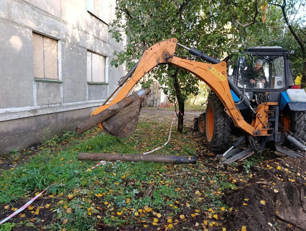 Аварийная бригада Омской области продолжает оказывать помощь нашему городу Аварийная бригада Омской области продолжает оказывать помощь нашему городу