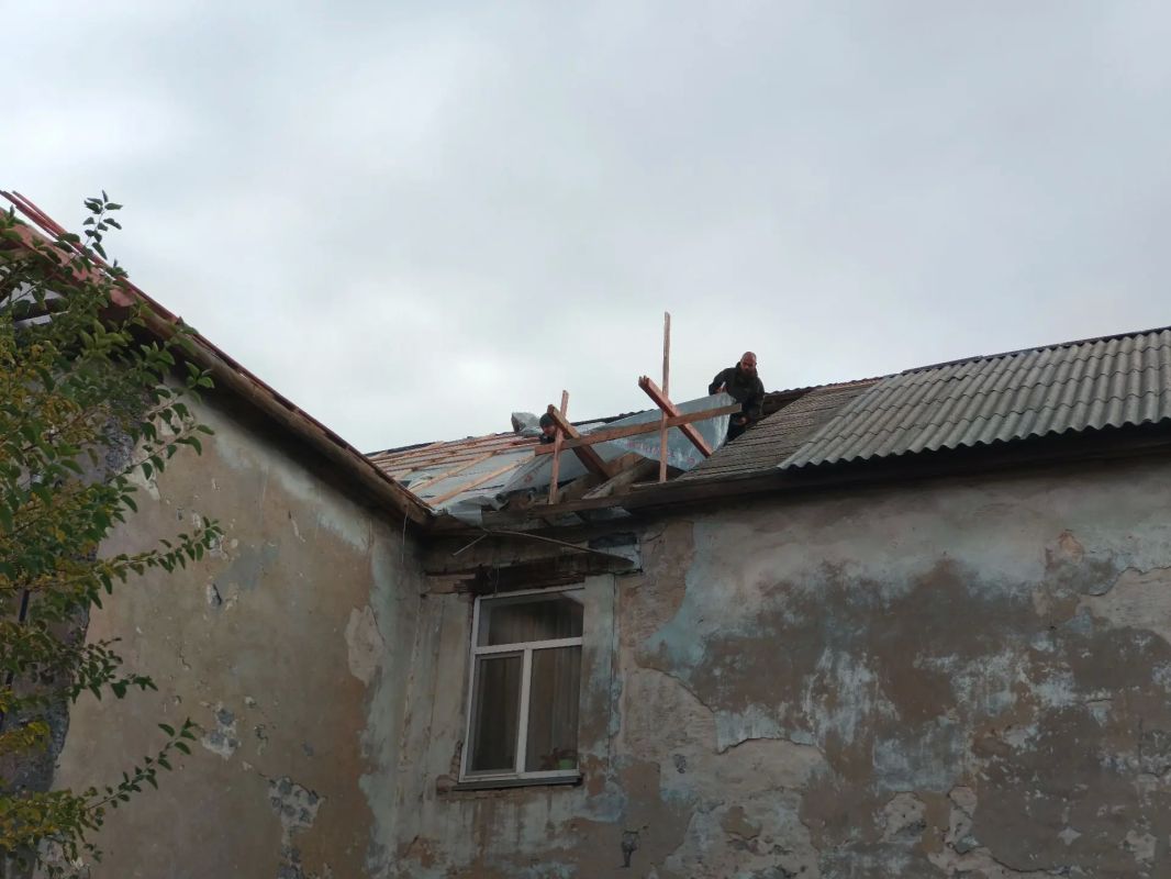 В Ровеньках начаты работы по капитальному ремонту кровли В городском округе город Ровеньки продолжаются работы по капитальному ремонту кровли Детской художественной школы г. Ровеньки. Обновление кровли художественной школы... В Ровеньках начаты работы по капитальному ремонту кровли В городском округе город Ровеньки продолжаются работы по капитальному ремонту кровли Детской художественной школы г. Ровеньки. Обновление кровли художественной школы...