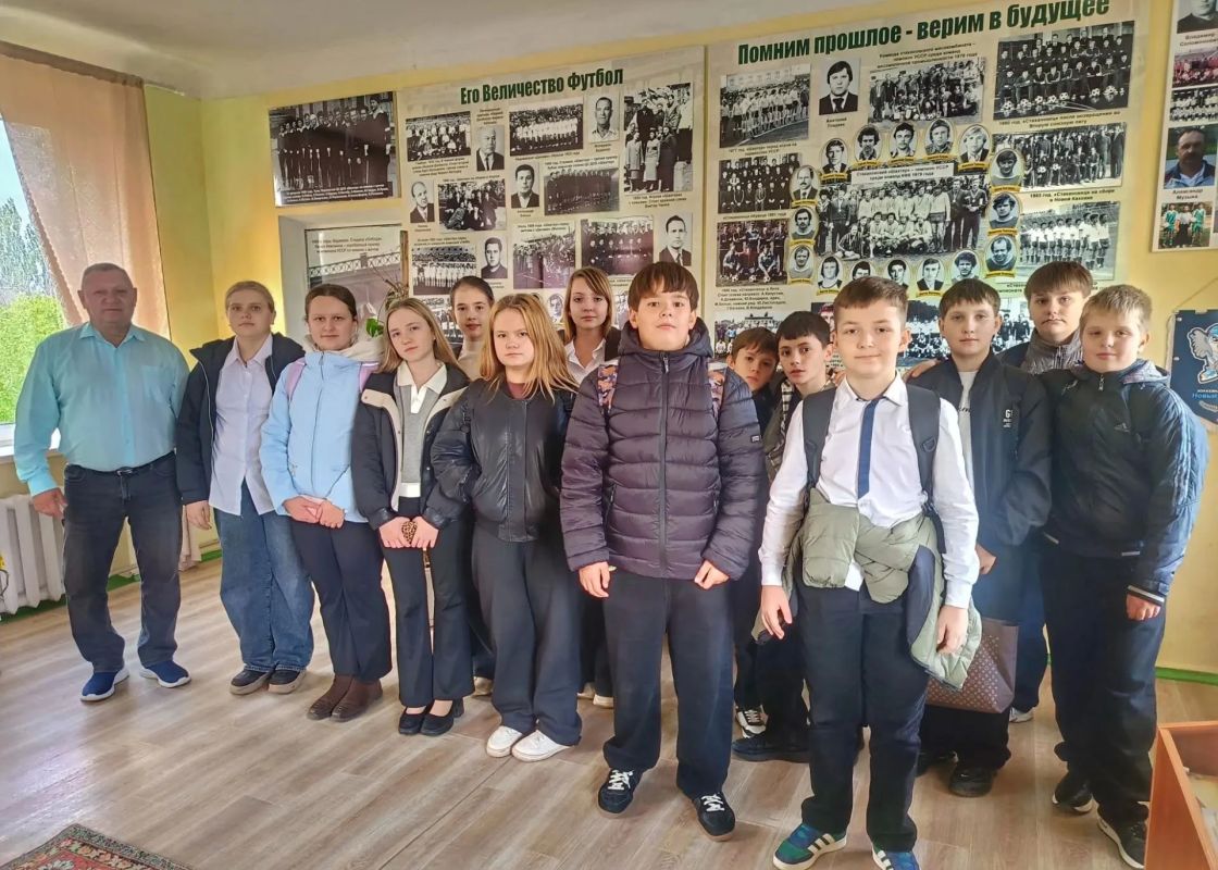 «Помним прошлое, верим в будущее»: юные стахановчане посетили зал спортивной славы