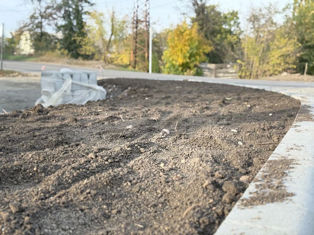 Продолжается обновление дорог и благоустройство городских территорий в Краснодоне Продолжается обновление дорог и благоустройство городских территорий в Краснодоне