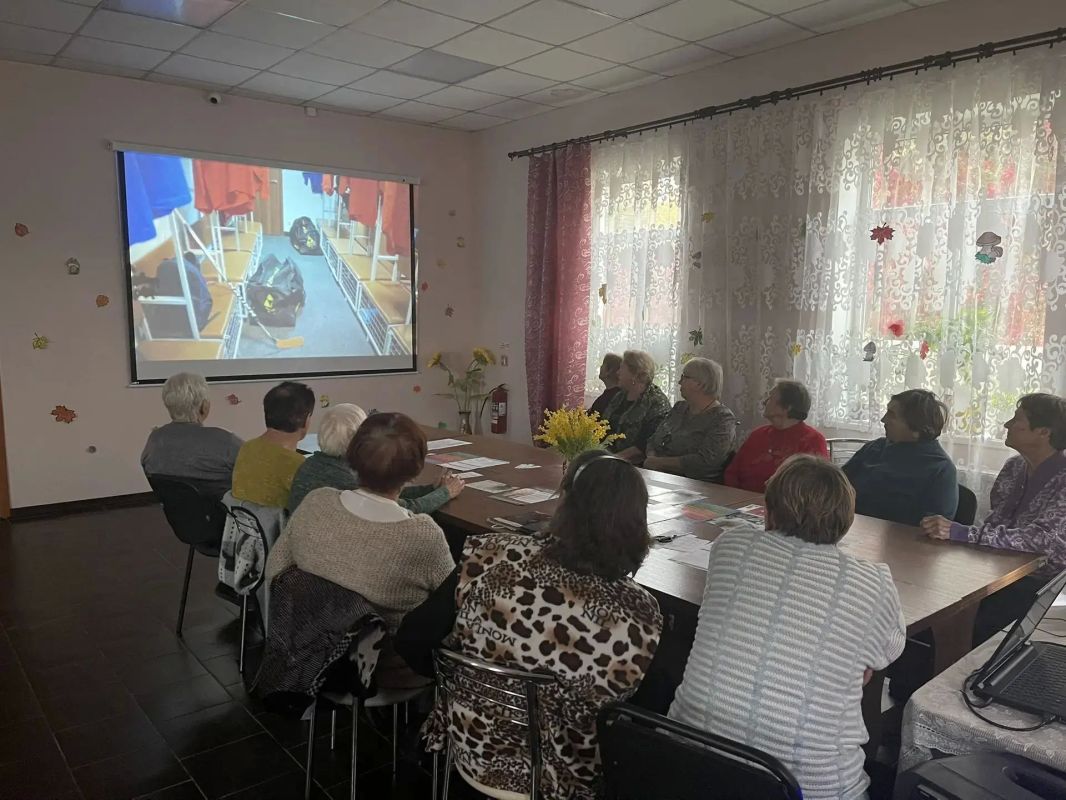 21.10.2026 г. в ГБУ ЛНР “Троицкий КЦСОН” для студентов Университета третьего возраста организован показ кинокартин III Международного фестиваля паралимпийского кино «Преодоление», проводимого студией «ВИБ-Фильм» совместно с... 21.10.2026 г. в ГБУ ЛНР “Троицкий КЦСОН” для студентов Университета третьего возраста организован показ кинокартин III Международного фестиваля паралимпийского кино «Преодоление», проводимого студией «ВИБ-Фильм» совместно с...