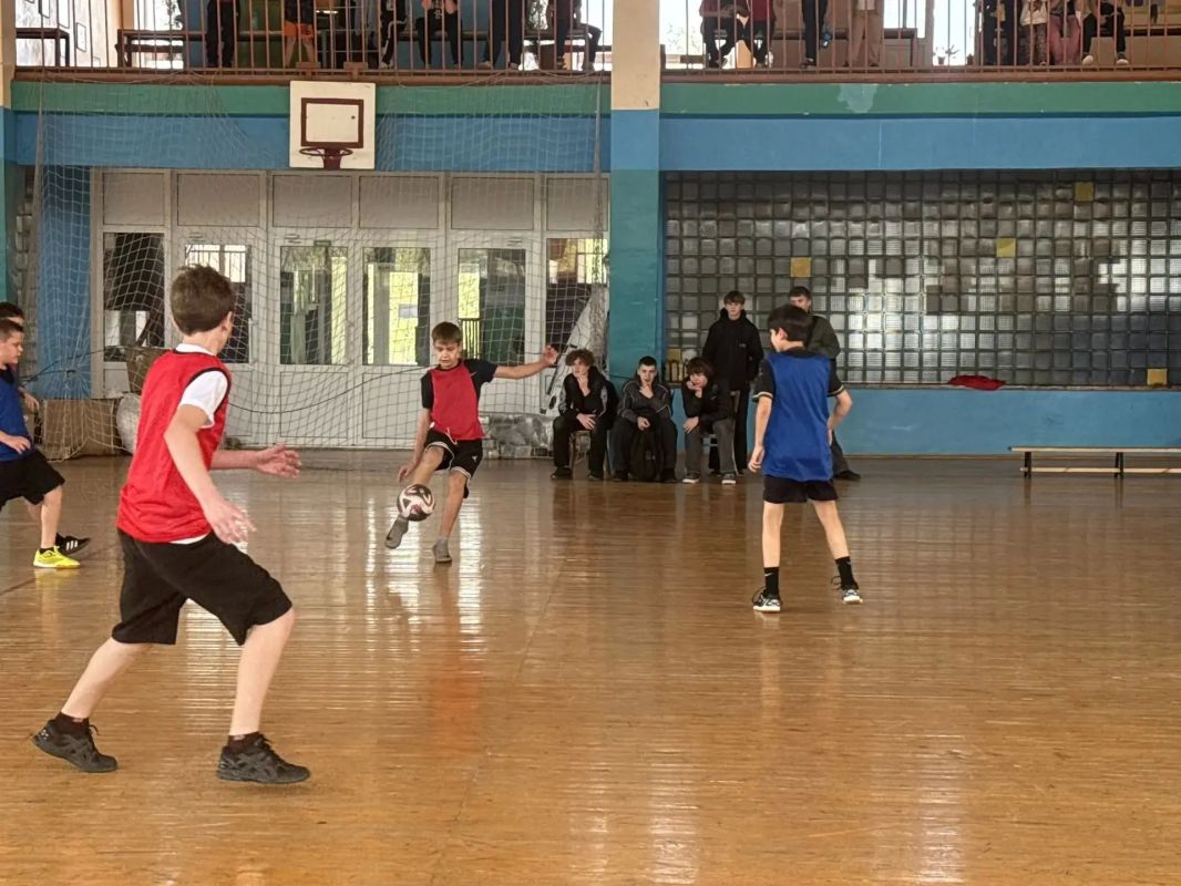 Будь Первым!. На базе Брянковской СШОР состоялся муниципальный этап Цикла спортивных мероприятий «Будь Первым!» по футболу Будь Первым!. На базе Брянковской СШОР состоялся муниципальный этап Цикла спортивных мероприятий «Будь Первым!» по футболу