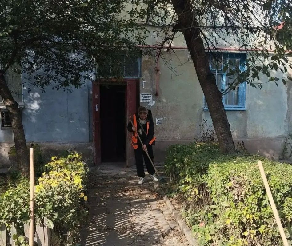 Коммунальными службами проведены работы на территории города Коммунальными службами проведены работы на территории города