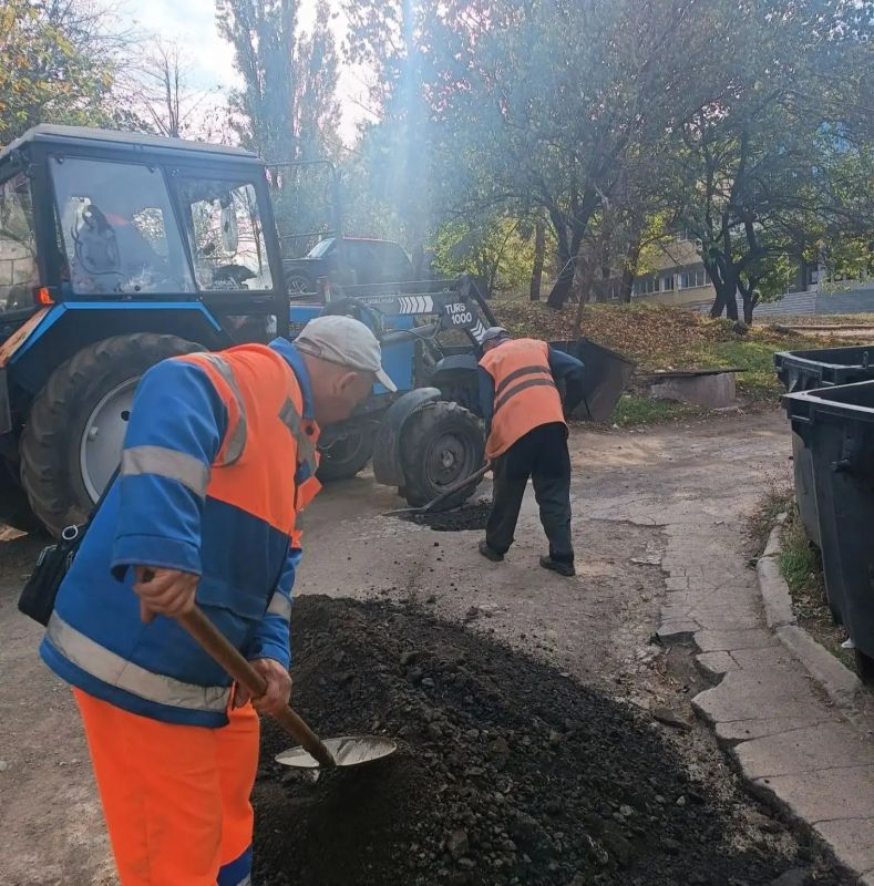 Коммунальными службами проведены работы на территории города Коммунальными службами проведены работы на территории города