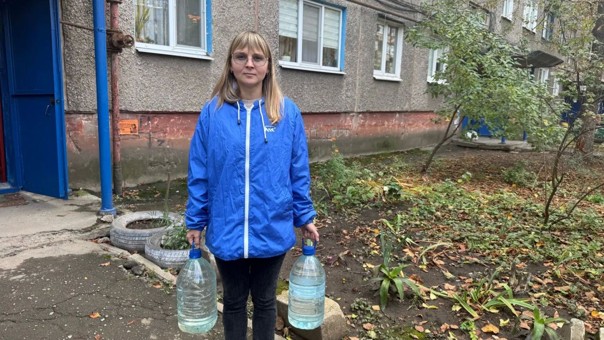 Единороссы Алчевска оказали адресную помощь маломобильным жителям города