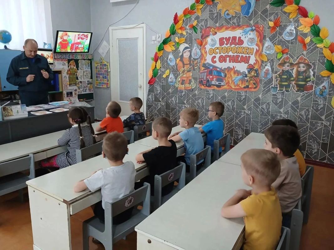 В Лутугинском УВК «Журавлик» прошла тематическая неделя, посвященная пожарной безопасности