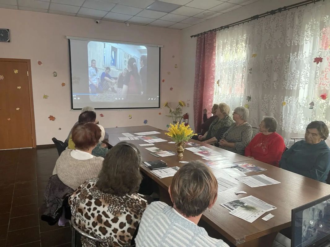 21.10.2026 г. в ГБУ ЛНР “Троицкий КЦСОН” для студентов Университета третьего возраста организован показ кинокартин III Международного фестиваля паралимпийского кино «Преодоление», проводимого студией «ВИБ-Фильм» совместно с... 21.10.2026 г. в ГБУ ЛНР “Троицкий КЦСОН” для студентов Университета третьего возраста организован показ кинокартин III Международного фестиваля паралимпийского кино «Преодоление», проводимого студией «ВИБ-Фильм» совместно с...
