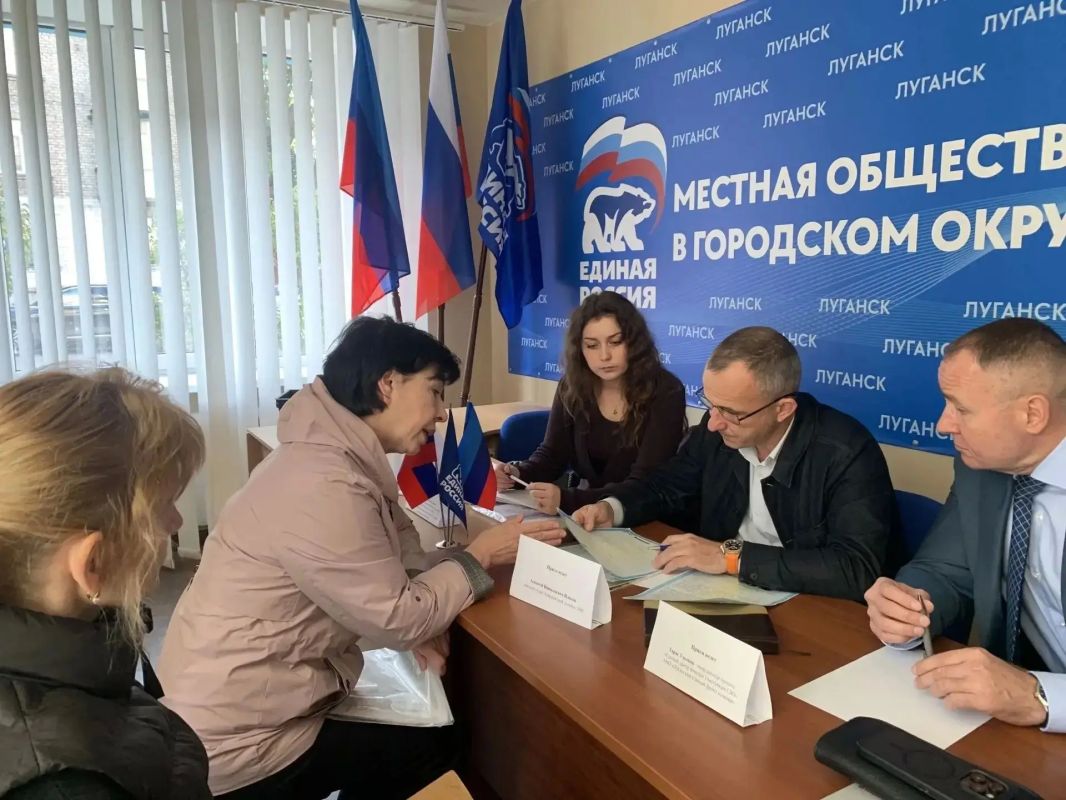 В Луганске прошёл приём участников СВО и членов их семей В Луганске прошёл приём участников СВО и членов их семей