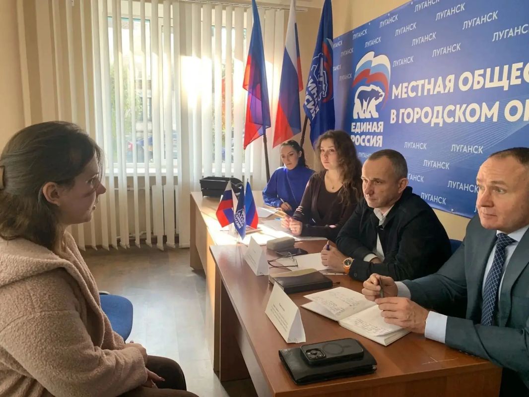 В Луганске прошёл приём участников СВО и членов их семей В Луганске прошёл приём участников СВО и членов их семей