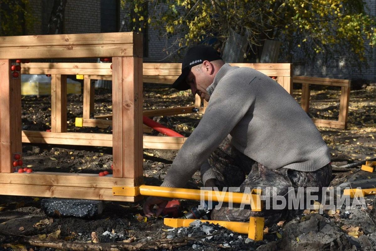 «Единая Россия» проинспектировала ход благоустройства парка Культуры и отдыха в Новопскове «Единая Россия» проинспектировала ход благоустройства парка Культуры и отдыха в Новопскове