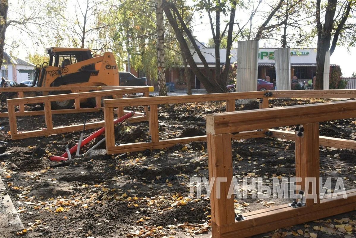 «Единая Россия» проинспектировала ход благоустройства парка Культуры и отдыха в Новопскове «Единая Россия» проинспектировала ход благоустройства парка Культуры и отдыха в Новопскове