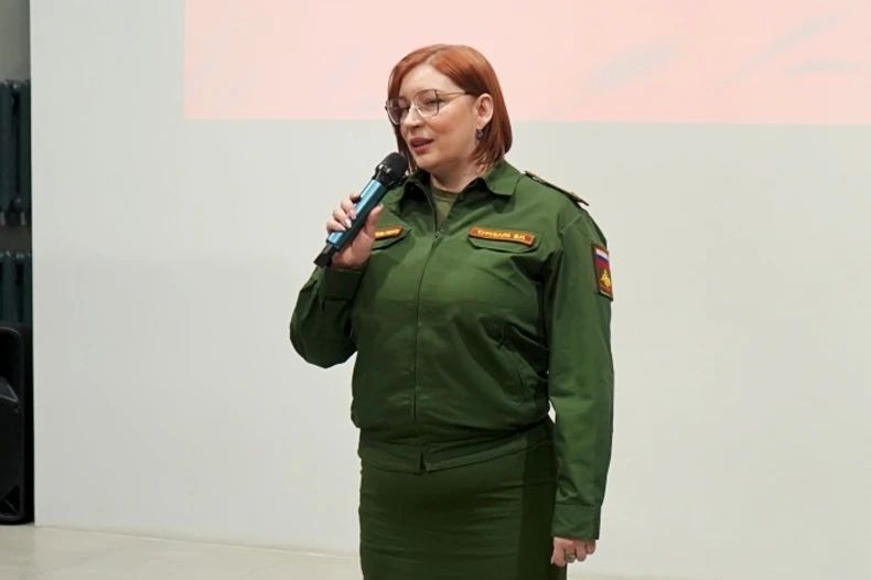 В Свердловском округе ведётся активная агитация на поступление в военные ВУЗы России