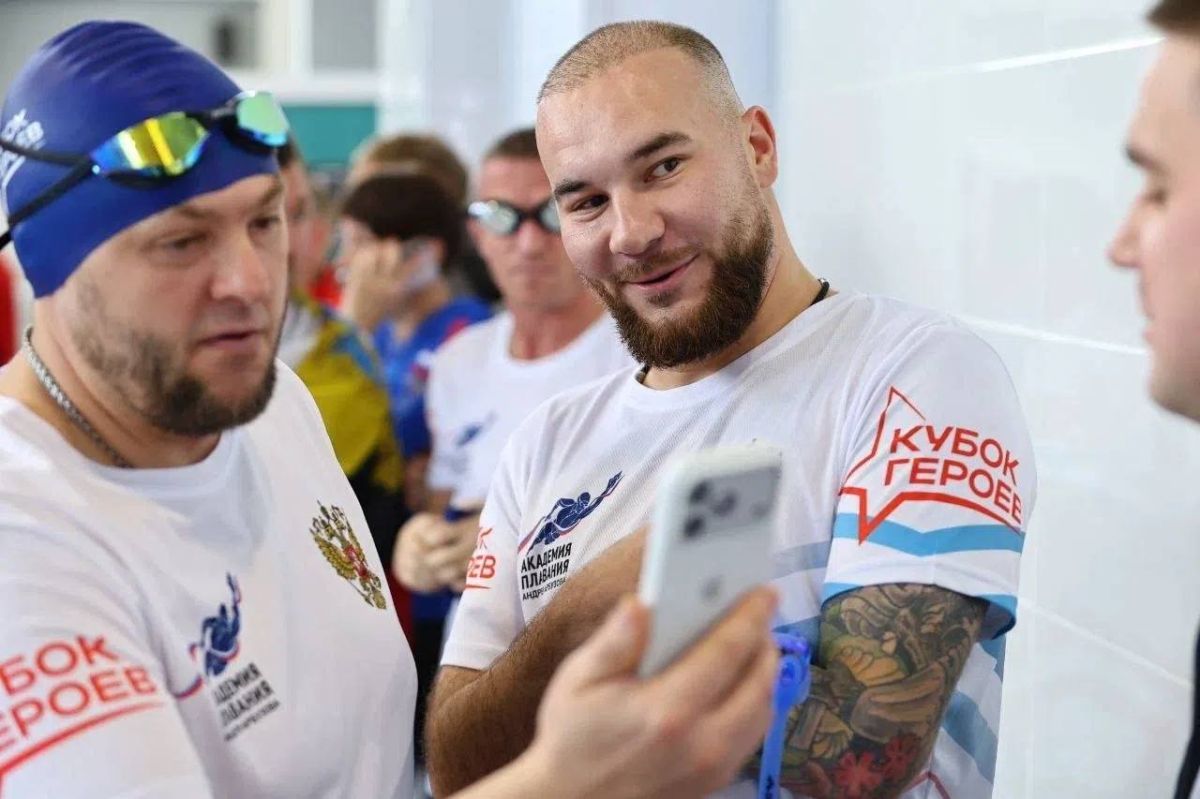 Ветераны ЛНР на «Кубке Героев» по плаванию Ветераны ЛНР на «Кубке Героев» по плаванию
