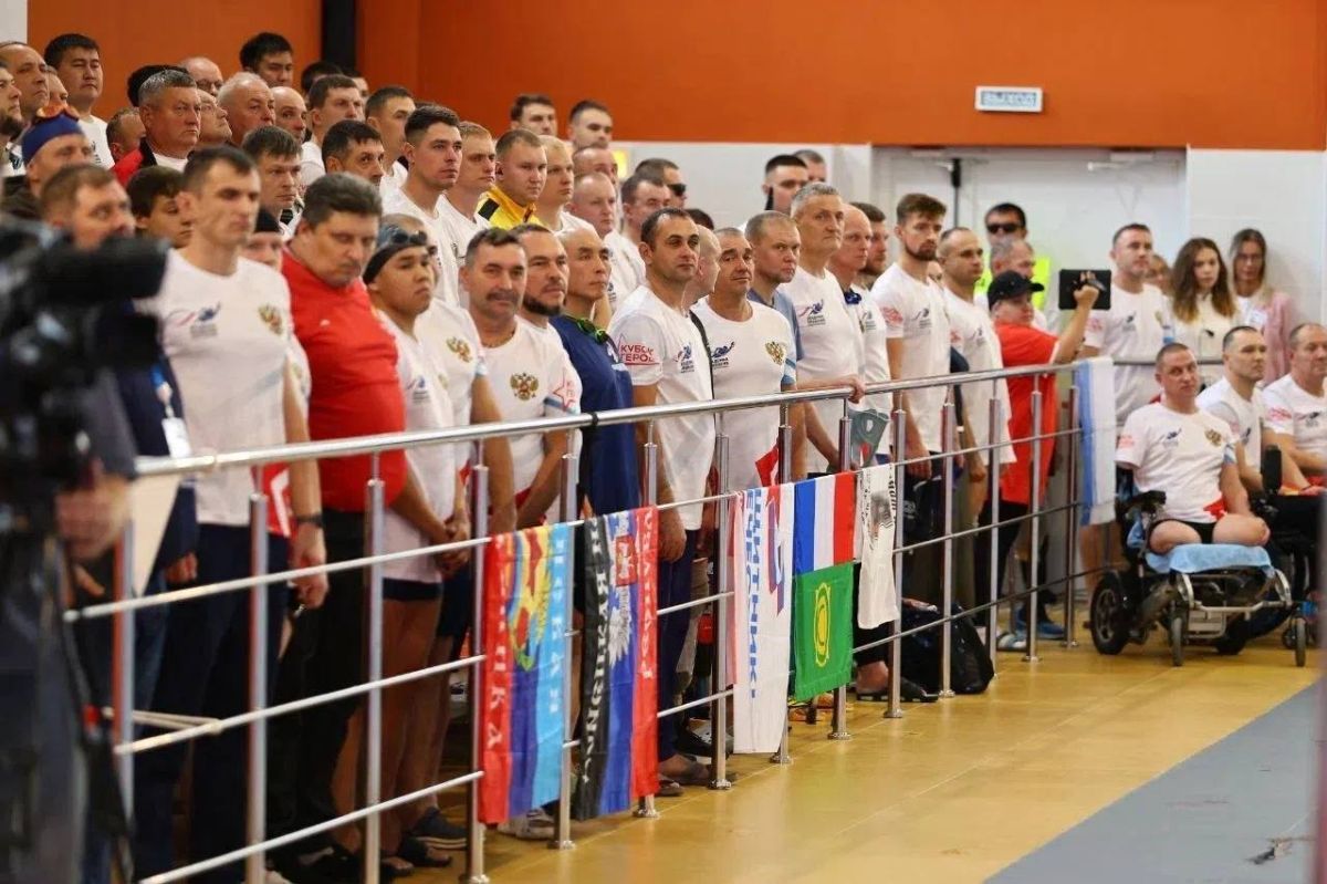 Ветераны ЛНР на «Кубке Героев» по плаванию Ветераны ЛНР на «Кубке Героев» по плаванию