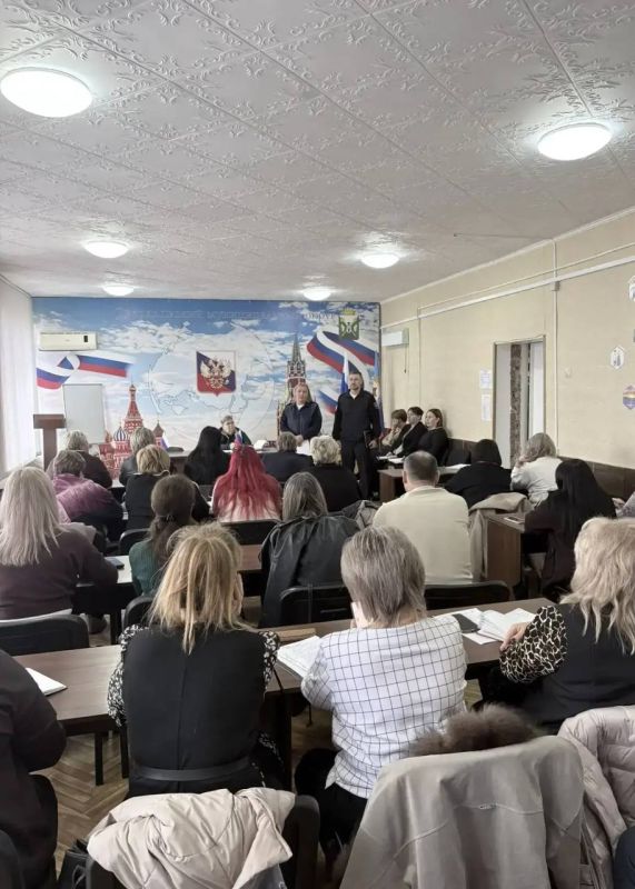 Свердловские полицейские обсудили вопросы профориентации школьников с руководителями образовательных учреждений