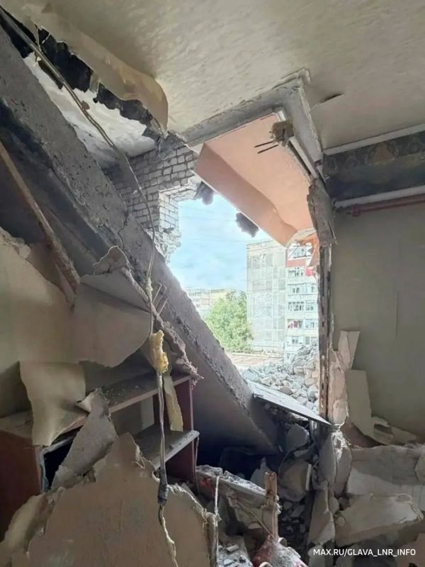 ВСУ ударили по жилому дому в ЛНР, в результате чего пострадали 4 человека — Пасечник ВСУ ударили по жилому дому в ЛНР, в результате чего пострадали 4 человека — Пасечник