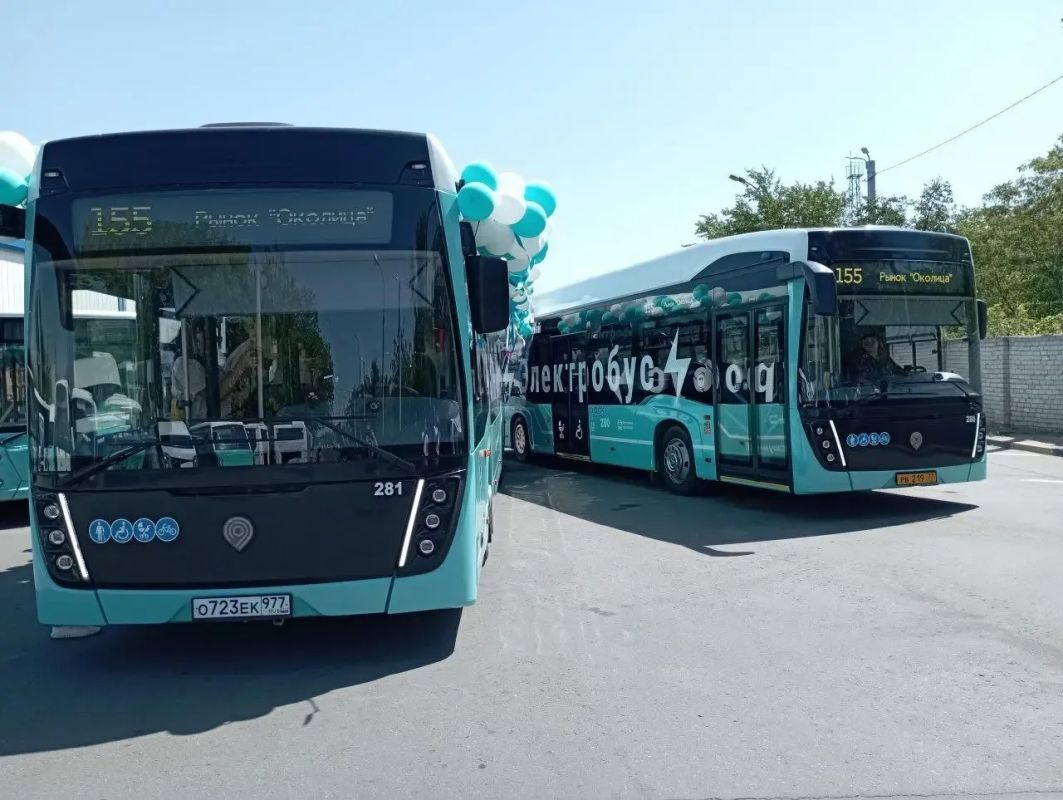 Леонид Пасечник: Уважаемые работники и ветераны автомобильного и пассажирского транспорта! Дорогие автомобилисты! Поздравляю вас с профессиональным праздником! Леонид Пасечник: Уважаемые работники и ветераны автомобильного и пассажирского транспорта! Дорогие автомобилисты! Поздравляю вас с профессиональным праздником!