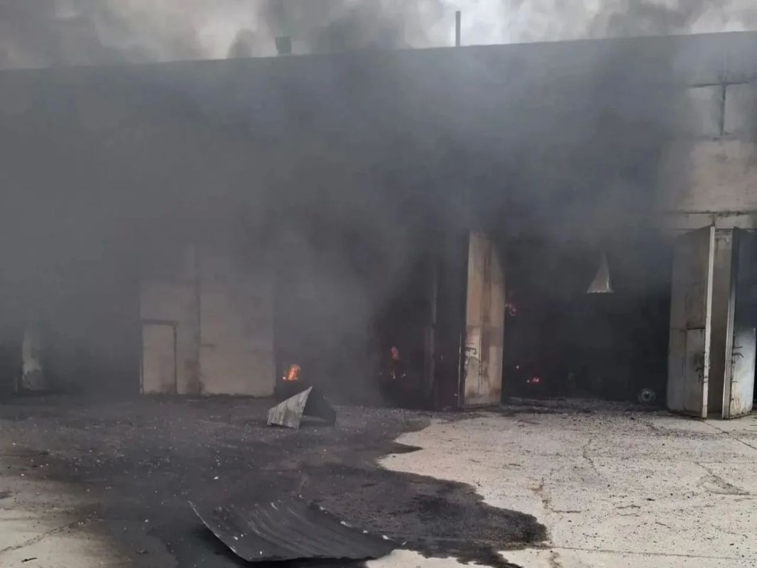 В Энергодаре ВСУ дважды за сутки ударили по коммунальным машинам В Энергодаре ВСУ дважды за сутки ударили по коммунальным машинам