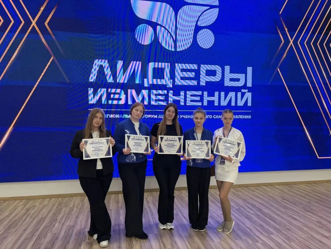 Игорь Ковальчук: Встретился с делегацией СШ №8 Игорь Ковальчук: Встретился с делегацией СШ №8