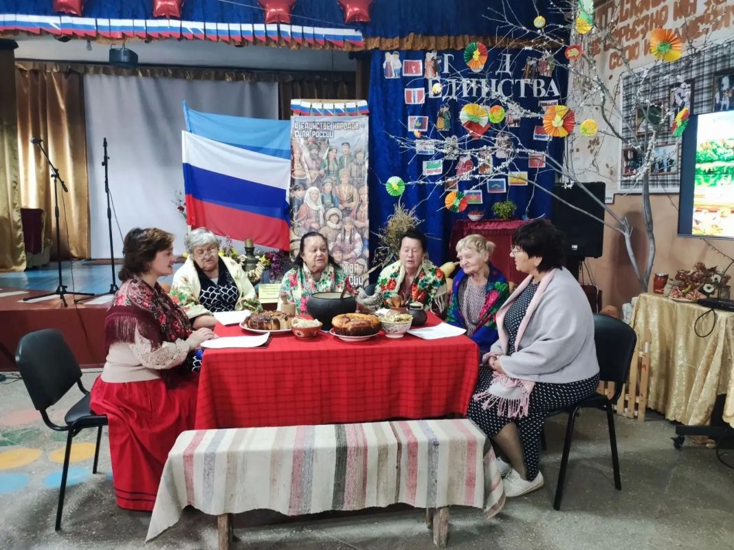 В Каменском сельском клубе прошёл исторический час «Мой край — казачий край» В Каменском сельском клубе прошёл исторический час «Мой край — казачий край»