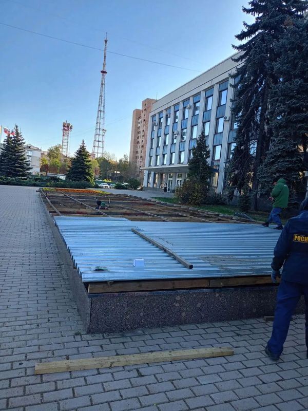 В Луганске заканчивают консервацию фонтанов на зимний период